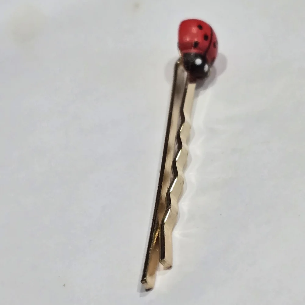 HOT ITEM LADY BUG HAIR PIN IN FOR ACCENT JUST 2 LEFT ADORABLE BACK TO SCHOOL